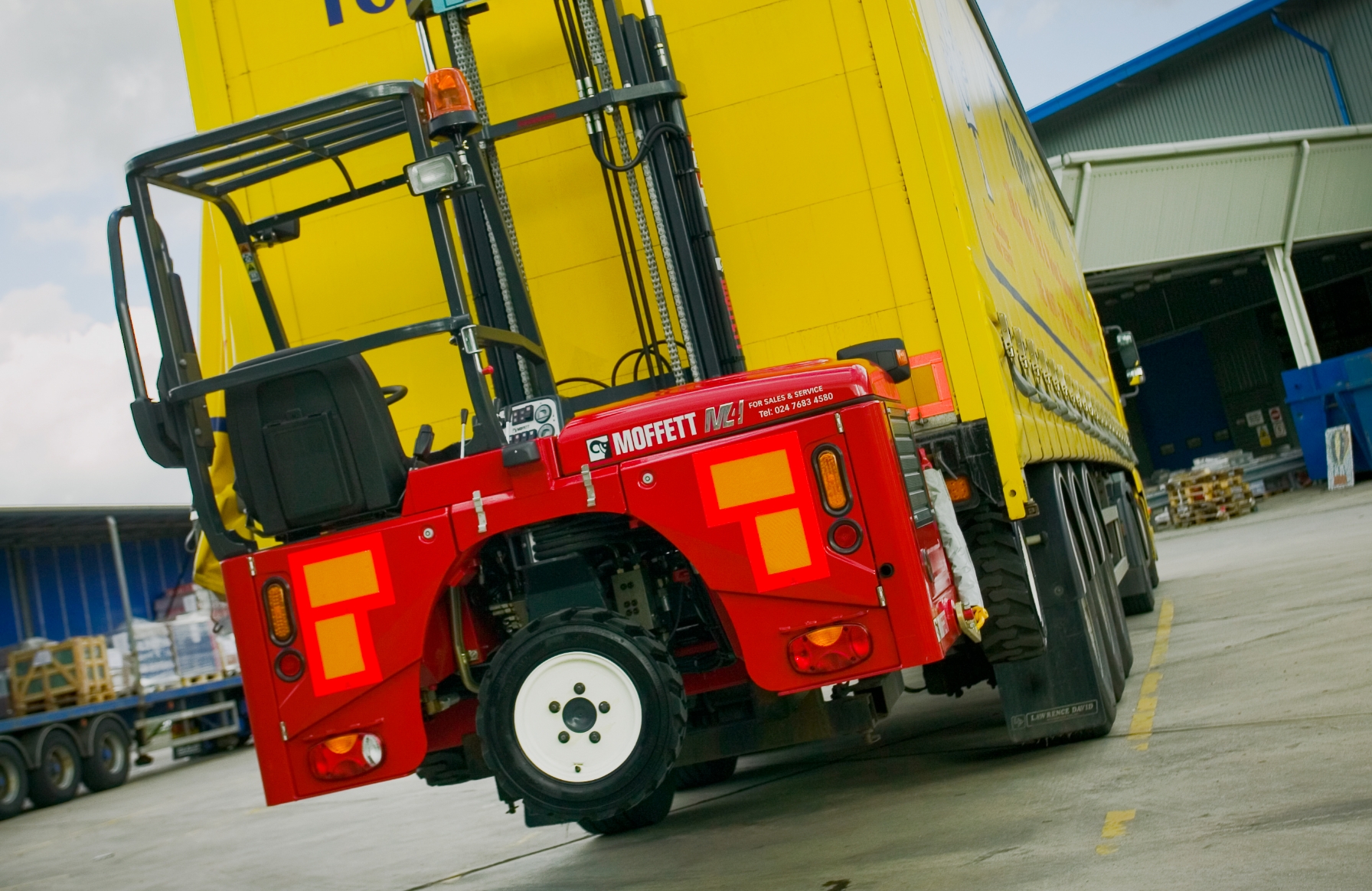 Stivuitoare de camion (de spate)_banner